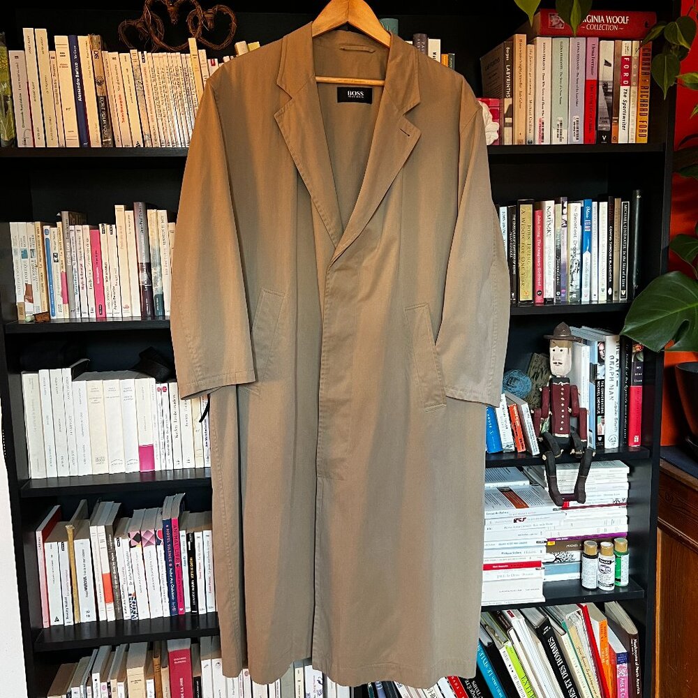 Vintage Hugo Boss trenchcoat, size M